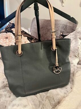 Michael Kors Jet Set bah Dark Gray/Green